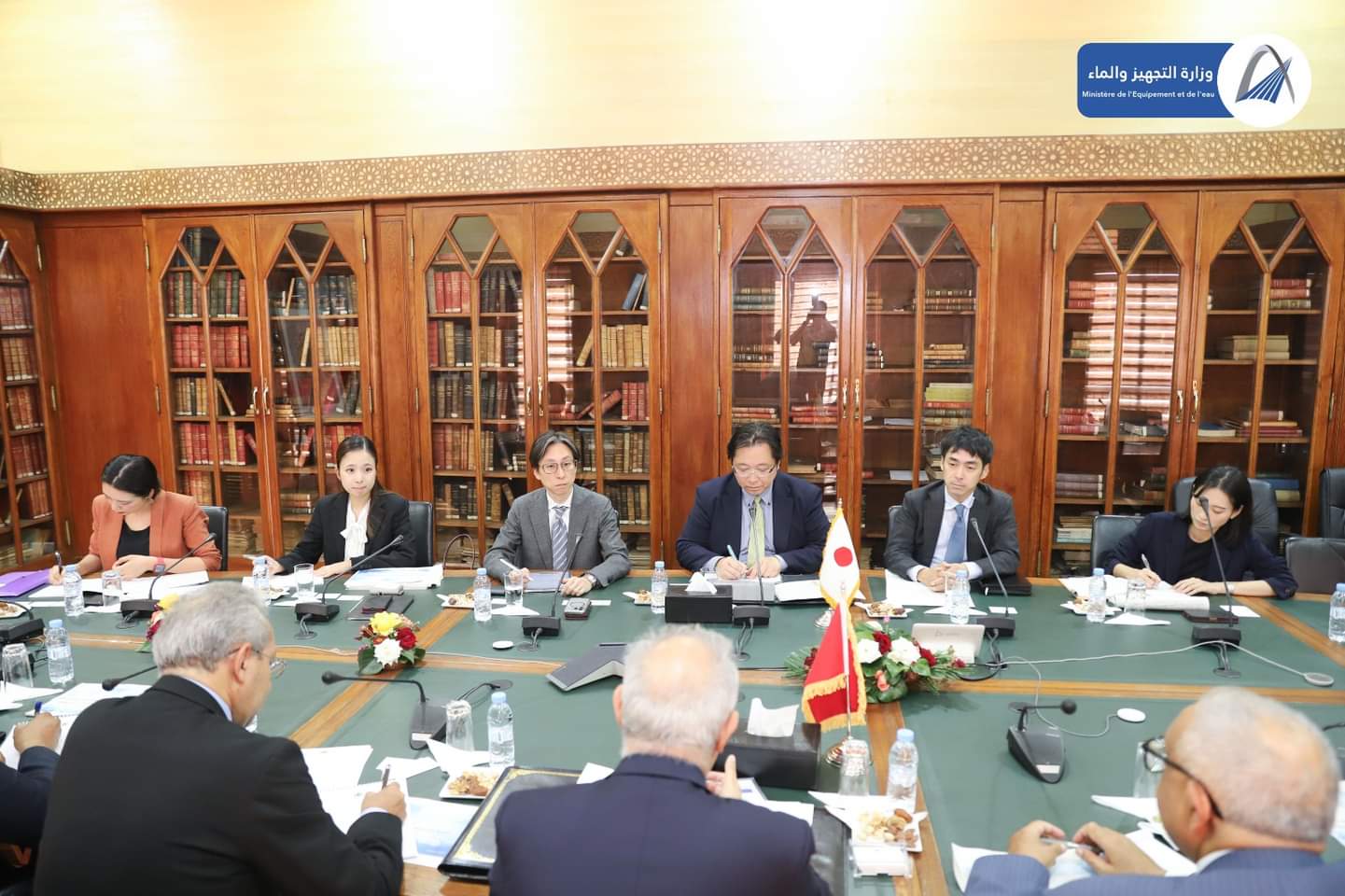 نزار البركة يناقش بالرباط سبل التعاون بين وزارة التجهيز والماء وبنك اليابان للتعاون الدولي