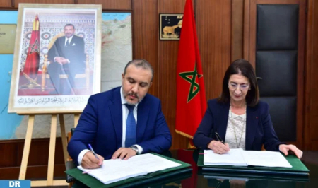 المغرب يوقع عقدا لنقل الغاز الطبيعي عبر الأنبوب المغاربي-الأوروبي