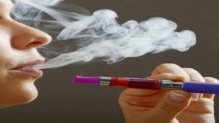 حظر السجائر الإلكترونية ببريطانيا بداية من منتصف العام المقبل
