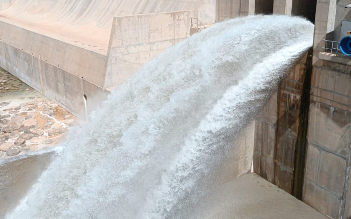 توزيع إمدادات الموارد المائية السطحية بالأقاليم الجنوبية ببلادنا