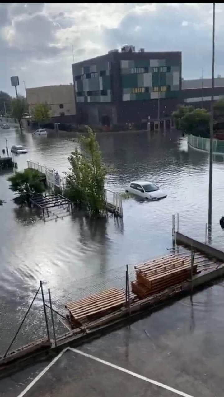 بعد فالنسيا.. فيضانات تجتاح مدينة برشلونة الإسبانية