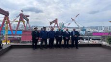 نزار بركة يزور مصانع السفن التابعة لشركة إتش دي هيونداي للصناعات الثقيلة