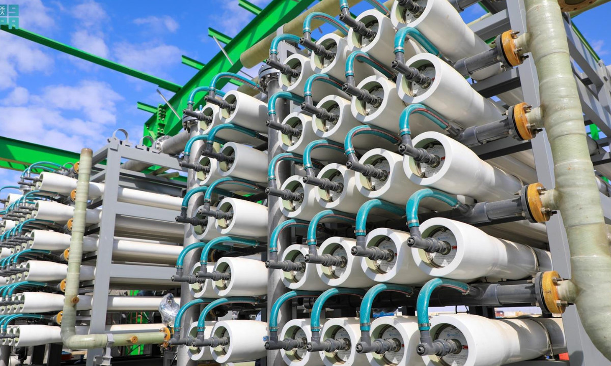 العمل على إنجاز 3 محطات لتحلية مياه البحر بحوض درعة-واد نون