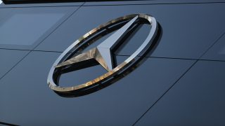 هل تنجح Mercedes Benz في تطوير بطاريات الطاقة الشمسية ؟