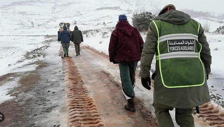 وزارة الداخلية تتجند لمواجهة موجة البرد بتعبئة شاملة في مختلف المناطق المتضررة