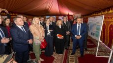 طارق حمان يتفقد مشروعا للتطهير السائل رفقة ممثلي الاتحاد الأوروبي