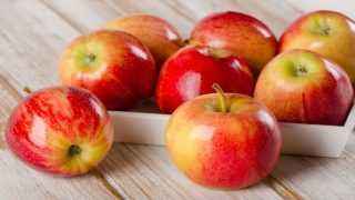 لماذا يسجل المغاربة إقبالا متزايدا على التفاح المستورد ؟