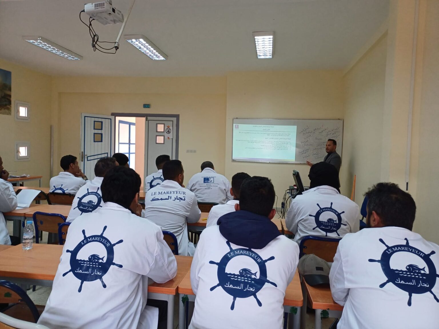 دورة تكوينية لفائدة تجار السمك ببوجدور حول إنشاء المقاولات والتعاونيات