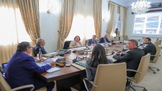 اجتماع بقيادة أخنوش لتتبع مشاريع ملاعب “كان 2025″ و”مونديال 2030”