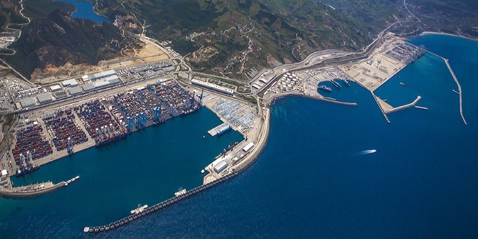 خط بحري جديد يربط ميناء هويلبا الإسباني بميناء طنجة المتوسط المغربي