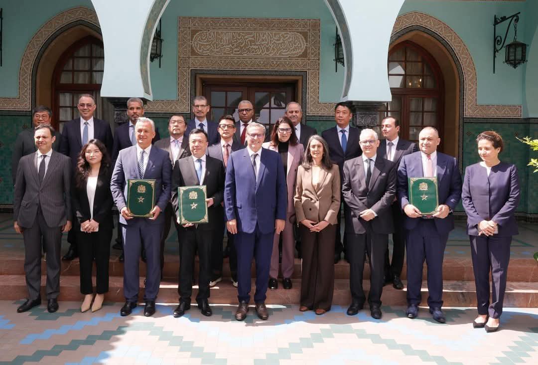 رئيس الحكومة يترأس حفل توقيع اتفاقية استثمارية