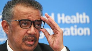 المدير العام لمنظمة الصحة العالمية.. يدعو أمريكا إلى إعادة النظر في قرار التمويل