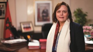 عواطف حيار.. بصمة نسائية بارزة في في الابتكار والتنمية