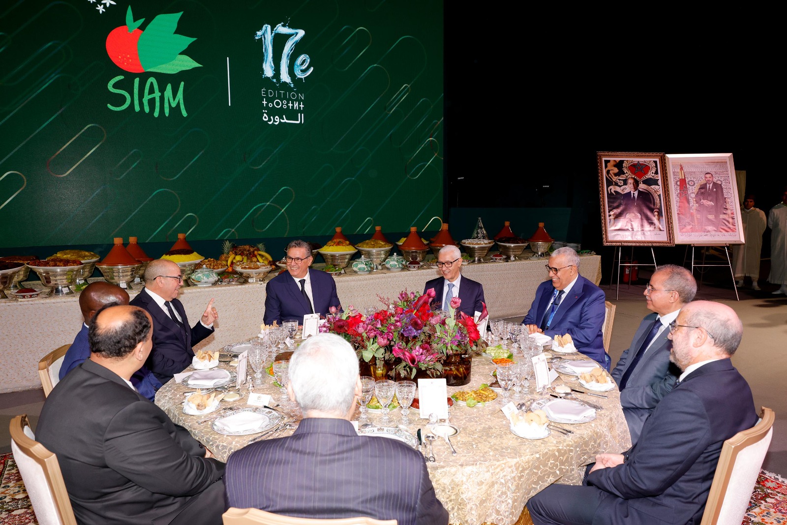 الملك محمد السادس يكرم المشاركين في الملتقى الدولي للفلاحة بمأدبة عشاء رسمية