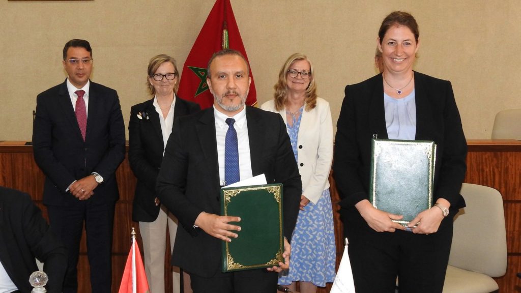 برنامج 220 مليار درهم..المغرب يربط الجنوب بالوسط بـ1400 كلم من الطريق السيار الكهربائي