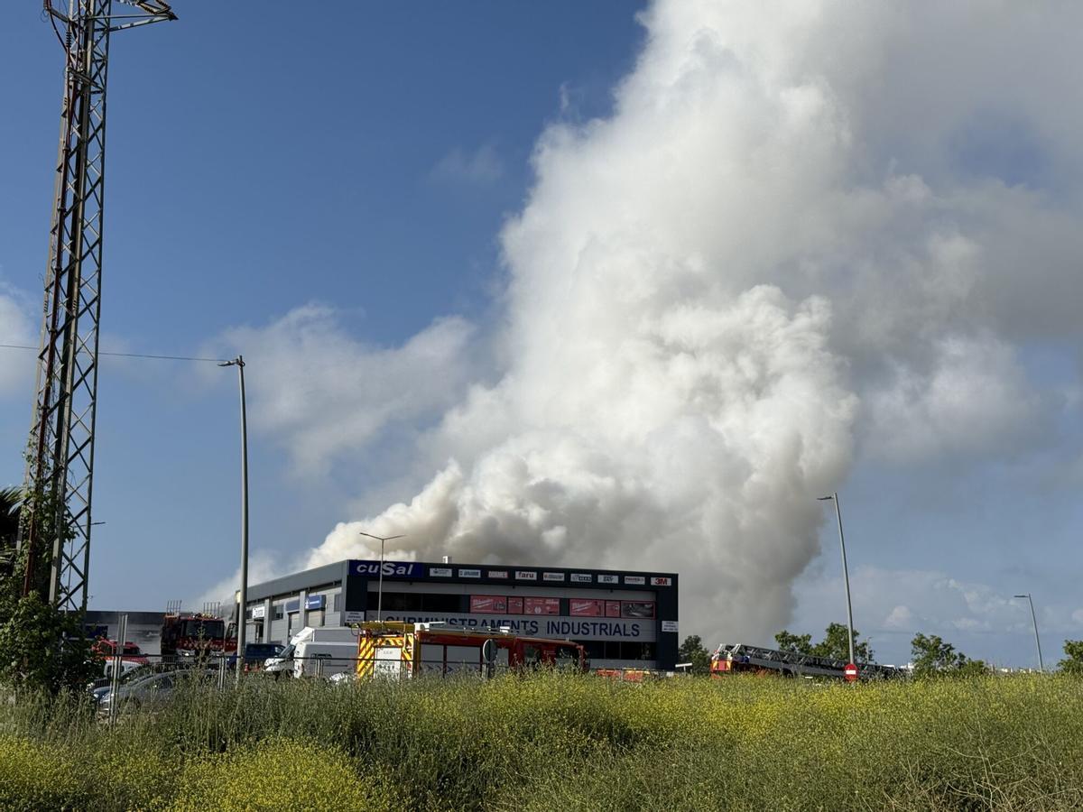 إسبانيا..سحابة كلور سامة ترغم 160 ألف شخص على ملازمة منازلهم