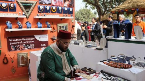 الصناعة التقليدية المغربية تحصد “الرواق الذهبي” في معرض باريس