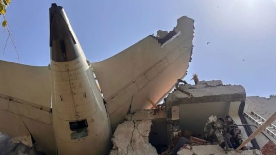 ناج وحيد في تحطم طائرة بالهند