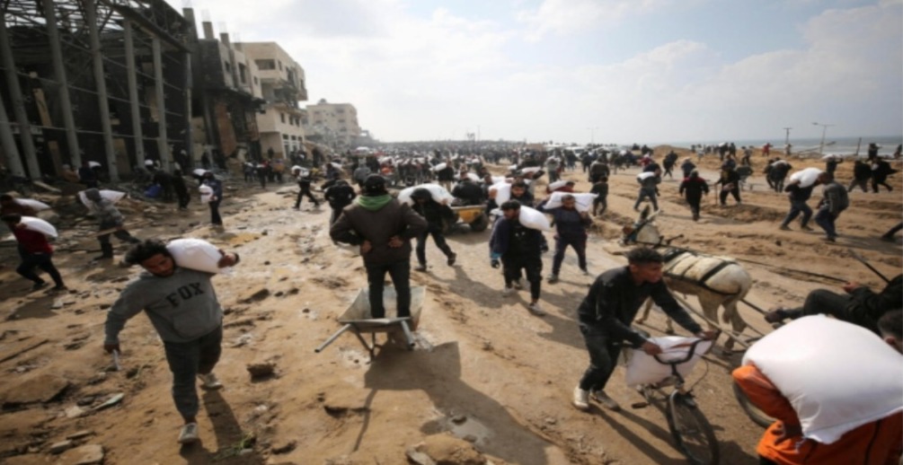 رصاص في طريق الجوع: مقتل عشرات الفلسطينيين أثناء محاولتهم الحصول على مساعدات غذائية
