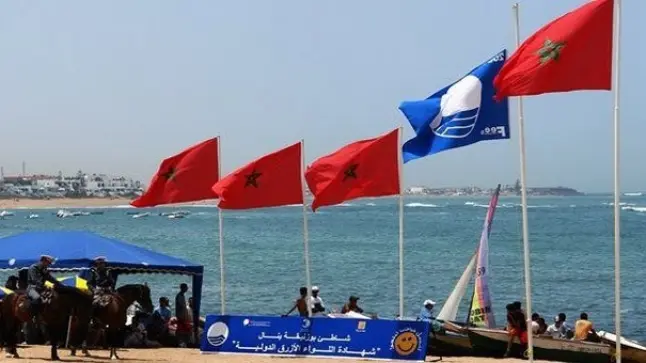 حملة “شواطئ نظيفة 2025”.. رفع اللواء الأزرق بشاطئ بوزنيقة للسنة 19 على التوالي