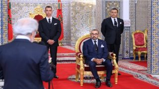 جلالة الملك يستقبل والي بنك المغرب ويطلع على التقرير السنوي لسنة 2024