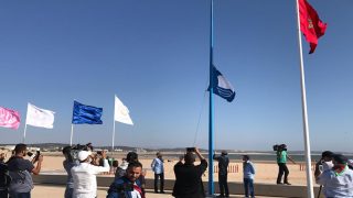 الحوزية تواصل التألق البيئي: اللواء الأزرق يرفرف للعام الـ19 على شاطئها