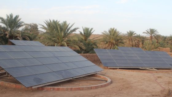 آبار جماعية بالطاقة الشمسية.. مبادرة تضامنية تواجه الجفاف لإحياء واحات درعة