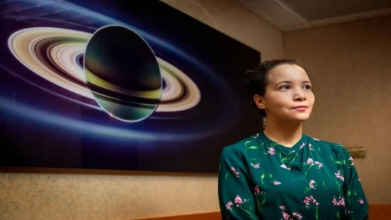 العالمة المغربية مريم المعتمد تكتب اسمها في الفضاء باكتشافها لقمر جديد حول أورانوس