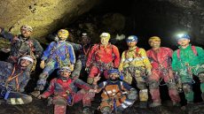 مغامرون مغاربة يحققون إنجازا جديدا برحلة إلى عمق 722 مترا في مغارة تاخوبايت بشفشاون