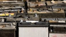 اكتشاف بكتيريا قادرة على تحويل البطاريات المستعملة إلى مصدر جديد للطاقة