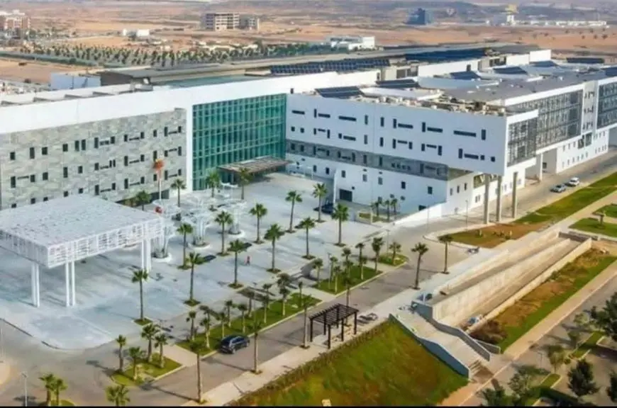 الملك يعطي تعليماته السامية لافتتاح المركز الاستشفائي الجامعي محمد السادس أكادير