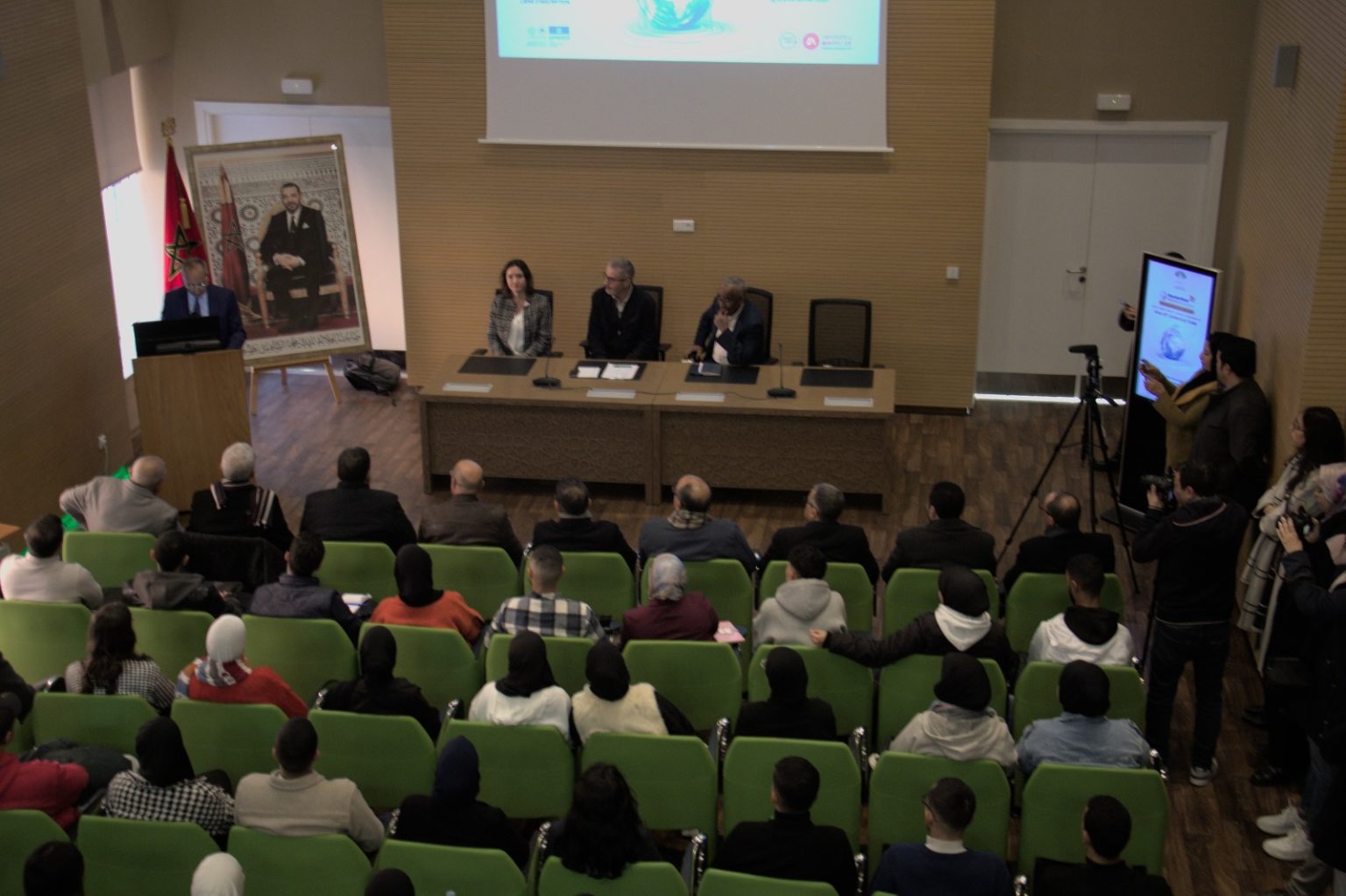 شباب يبتكرون حلولا ذكية لتدبير الماء في “هاكاثون” مراكش