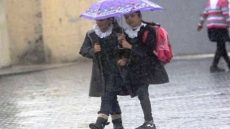 وزارة التربية الوطنية تدعو إلى رفع درجة اليقظة لحماية التلاميذ من مخاطر سوء الأحوال الجوية