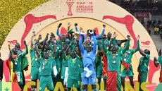 رسميا.. الكاف يعلن فوز المنتخب الوطني بكأس إفريقيا واعتبار السنغال منهزما