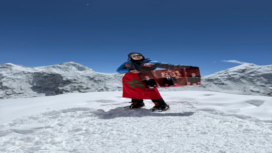 هند زمامة.. مغربية تتسلق القمم السبع وتحوّل الشغف بالمغامرة إلى رسالة إلهام