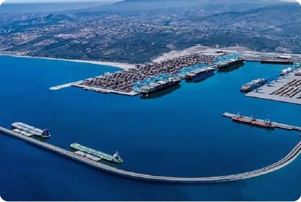 ميناء الناظور غرب المتوسط.. هل يحول المغرب الأزمة في هرمز إلى فرصة لوجستية؟