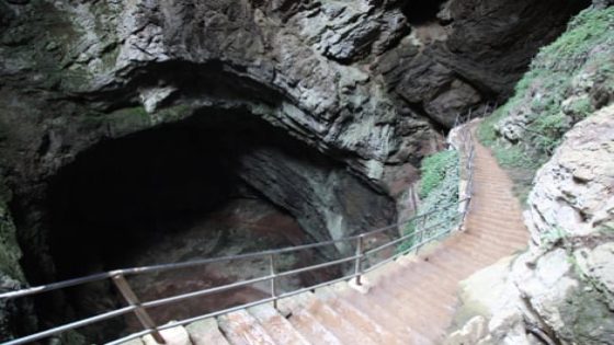 *مغارة فريواطو بتازة..عمق جيولوجي وسياحة مؤجلة*