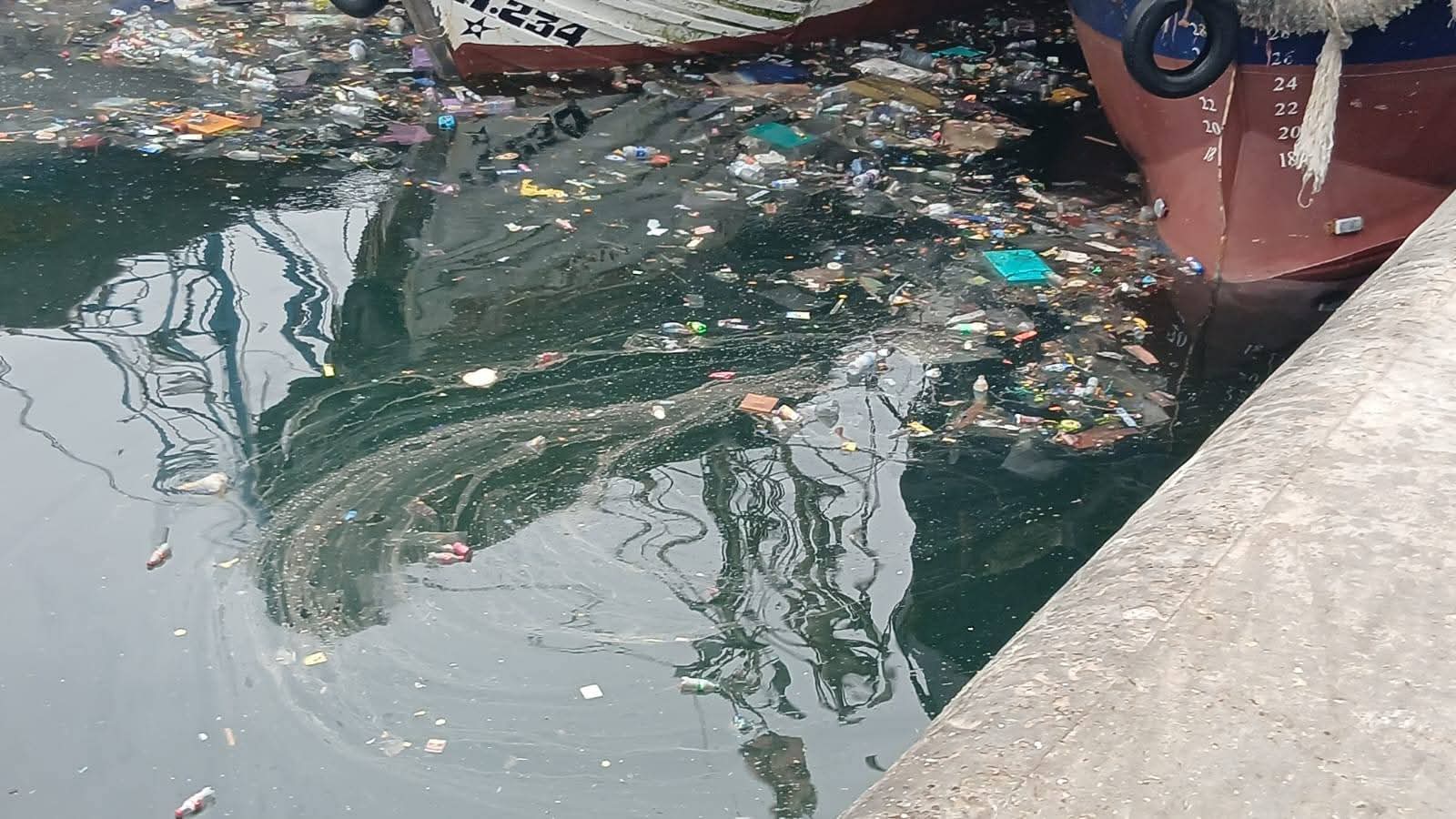 التلوث بميناء أكادير يطرح أكثر من سؤال